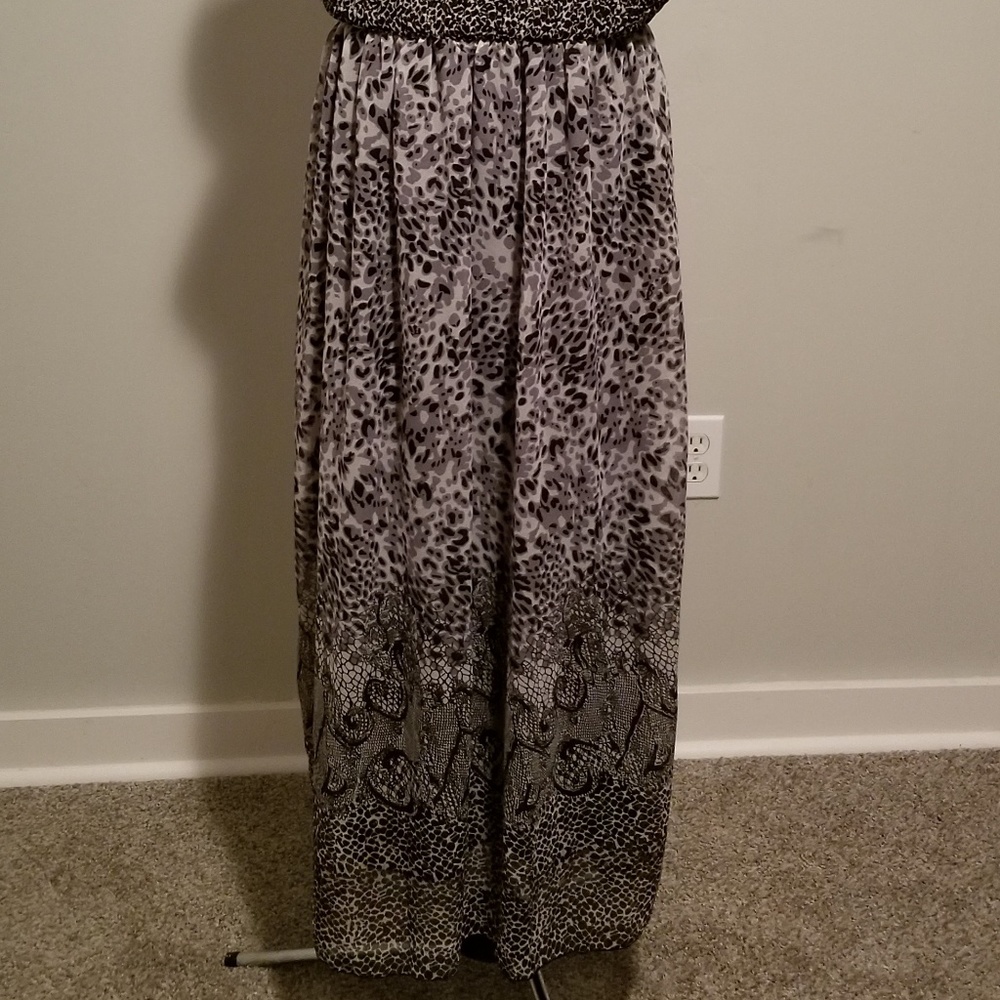 Dress - Picture 4 of 5